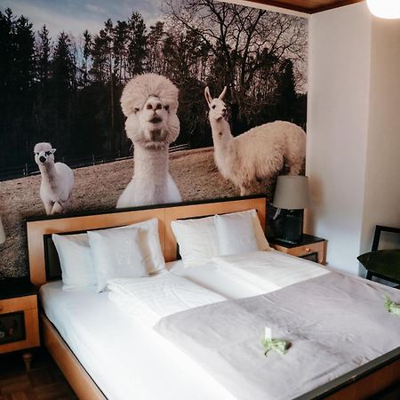 Alpakas, Lamas Und Rentiere Zum Gruenen See Grossdorf  Bagian luar foto